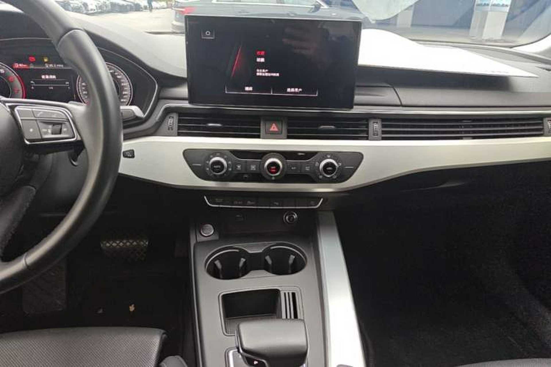 Used Audi A4L 2023 40 TFSI Fashion Dynamic Model Audio And AC Panel
