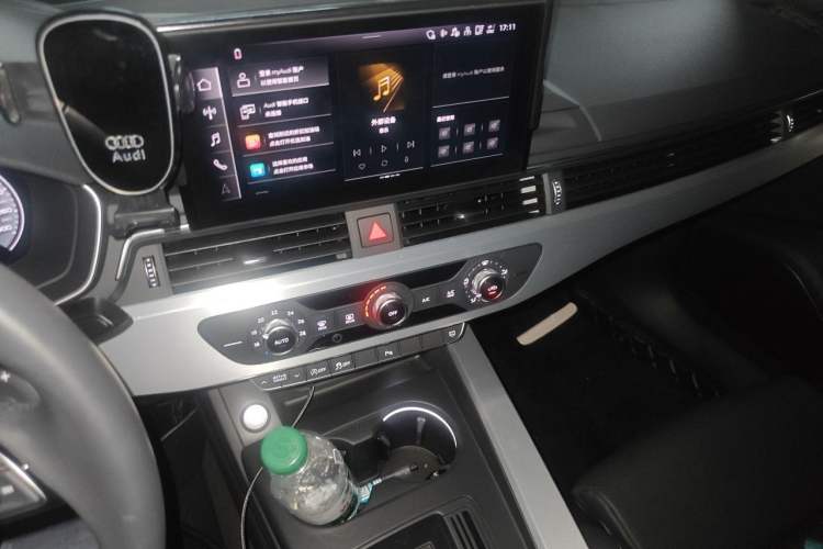Used Audi A4L 2023 40 TFSI Fashion Dynamic Model Audio And AC Panel