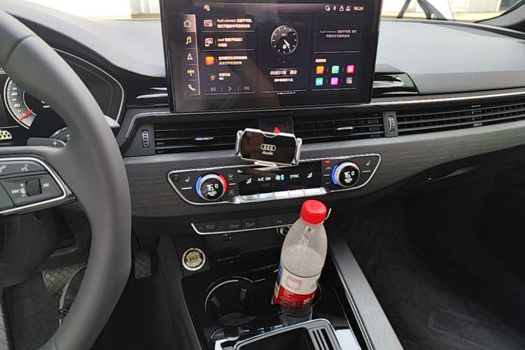 Used Audi A4L 2023 40 TFSI Luxury Dynamic Model Audio And AC Panel