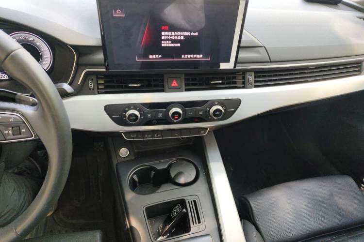 Used Audi A4L 2023 40 TFSI Fashion Dynamic Model Audio And AC Panel