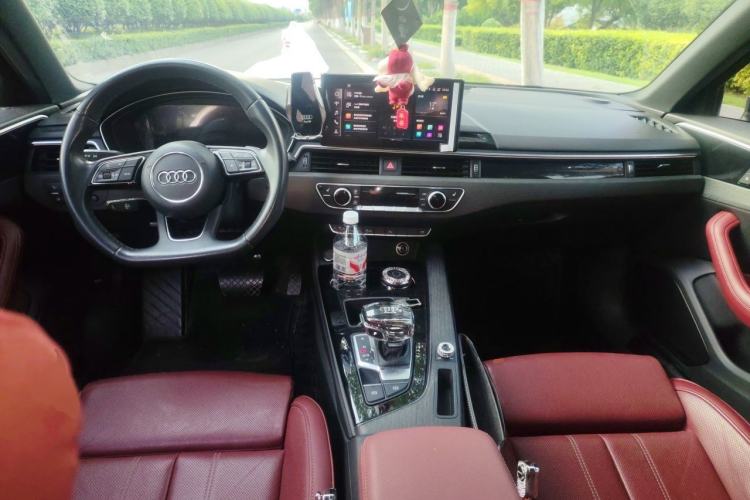 Used Audi A4L 2023 40 TFSI Luxury Dynamic Model Center Console