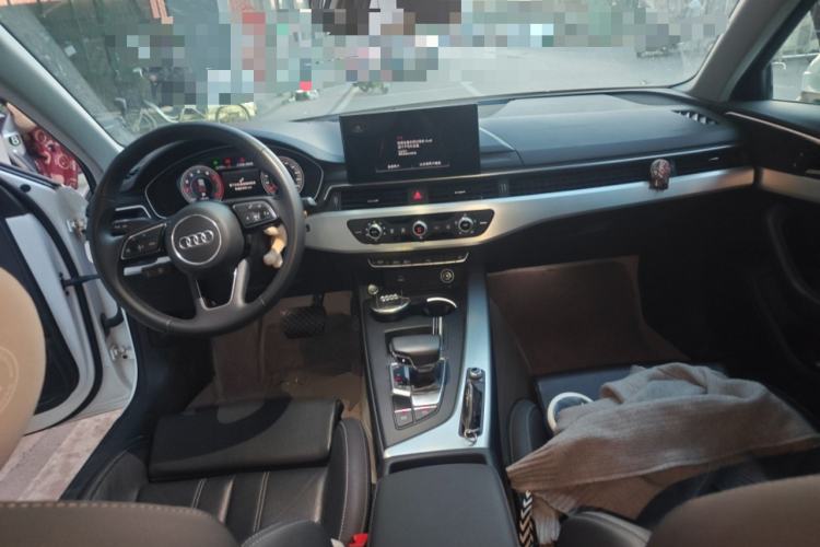Used Audi A4L 2023 40 TFSI Fashion Dynamic Model Center Console
