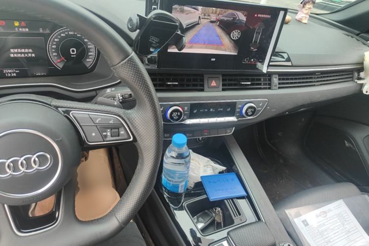 Used Audi A4L 2023 40 TFSI Luxury Dynamic Model Center Console