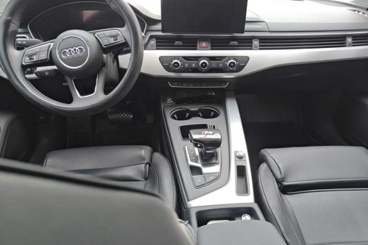Used Audi A4L 2023 40 TFSI Fashion Dynamic Model Center Console