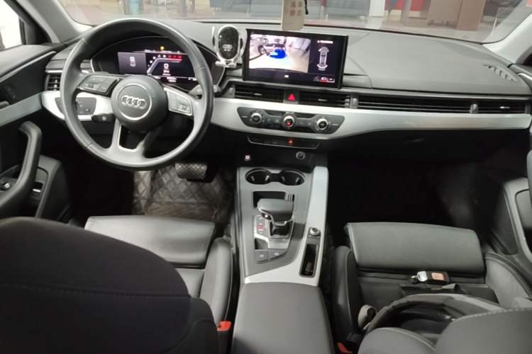 Used Audi A4L 2023 40 TFSI Fashion Dynamic Model Center Console