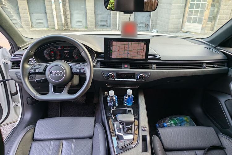 Used Audi A4L 2023 40 TFSI Luxury Dynamic Model Center Console