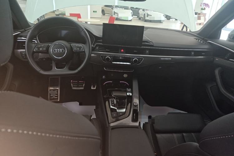 Used Audi A4L 2023 40 TFSI quattro Luxury Dynamic Edition Center Console