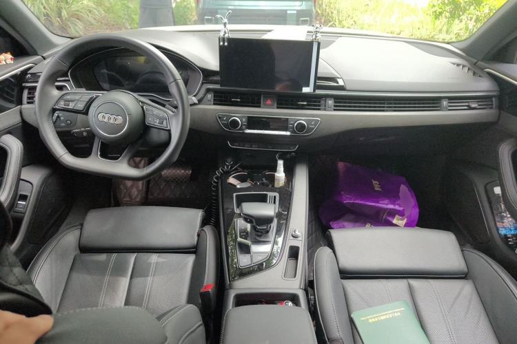 Used Audi A4L 2023 40 TFSI Luxury Dynamic Model Center Console
