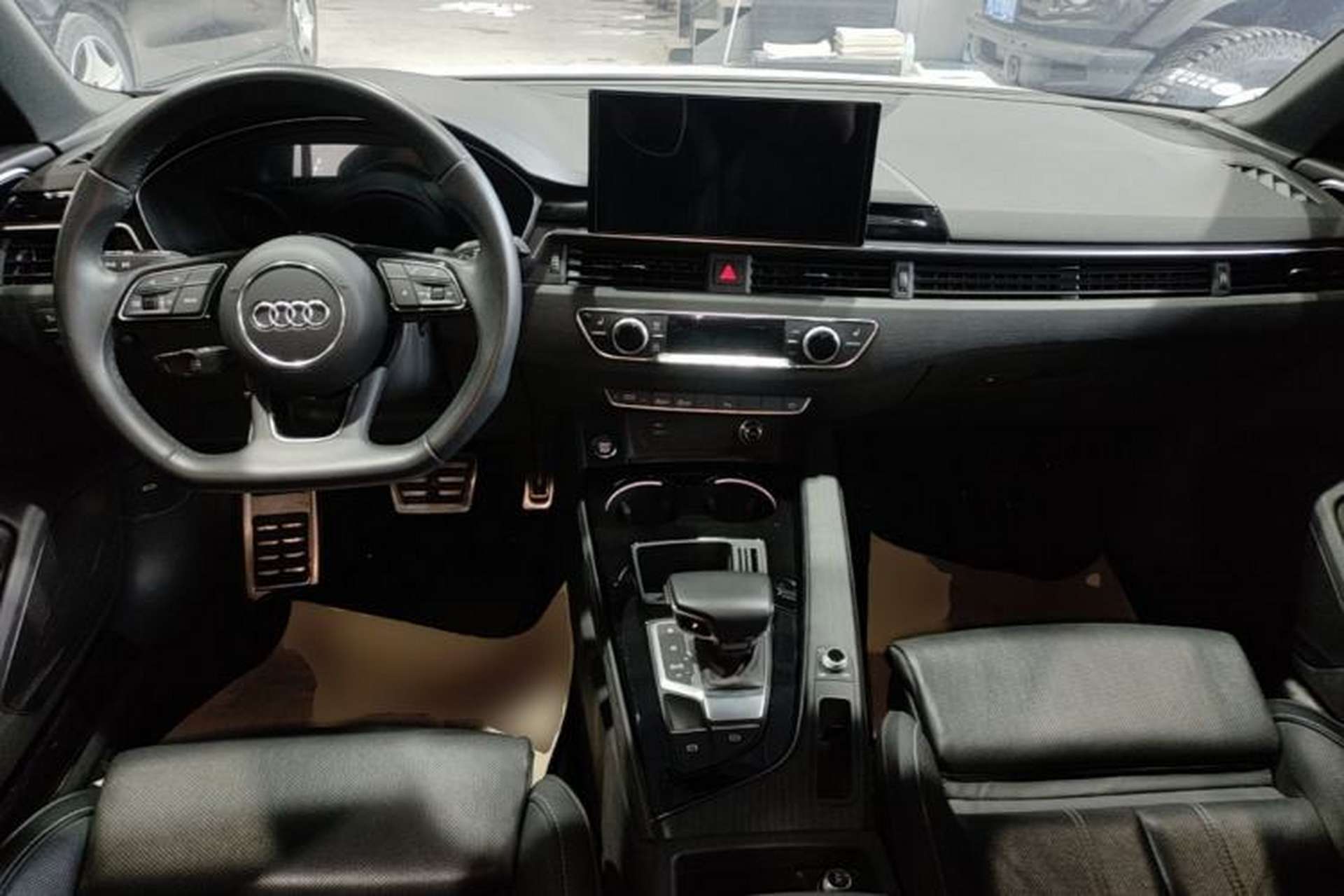 Used Audi A4L 2023 40 TFSI Luxury Dynamic Model Center Console