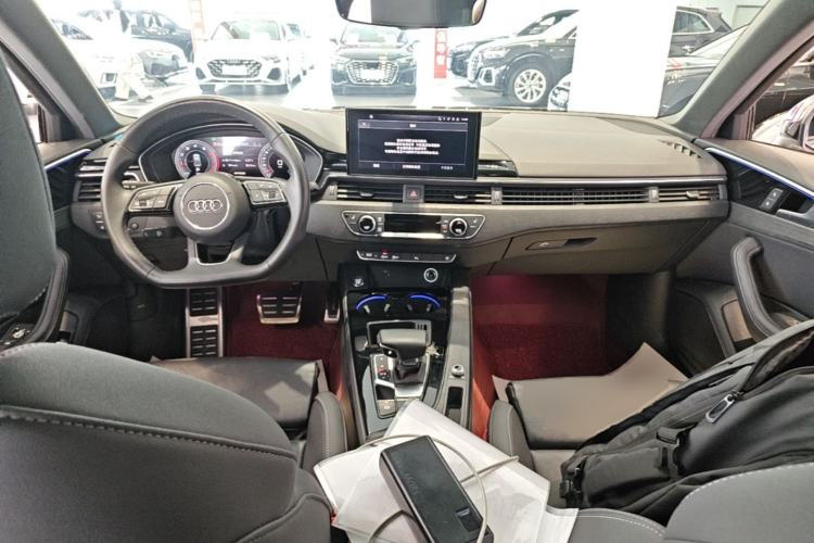Used Audi A4L 2023 40 TFSI Luxury Dynamic Model Center Console