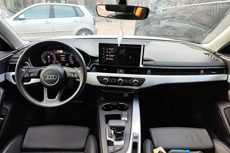 Used Audi A4L 2023 40 TFSI Fashion Dynamic Model Center Console