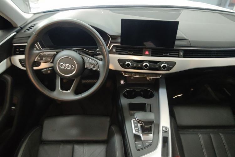 Used Audi A4L 2023 40 TFSI Fashion Dynamic Model Center Console