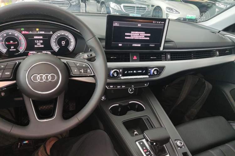 Used Audi A4L 2023 40 TFSI Fashion Dynamic Model Center Console