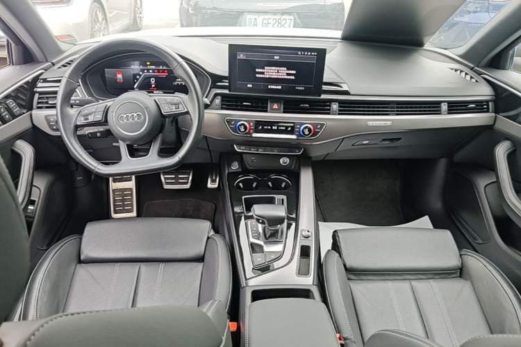 Used Audi A4L 2023 40 TFSI quattro Luxury Dynamic Edition Center Console