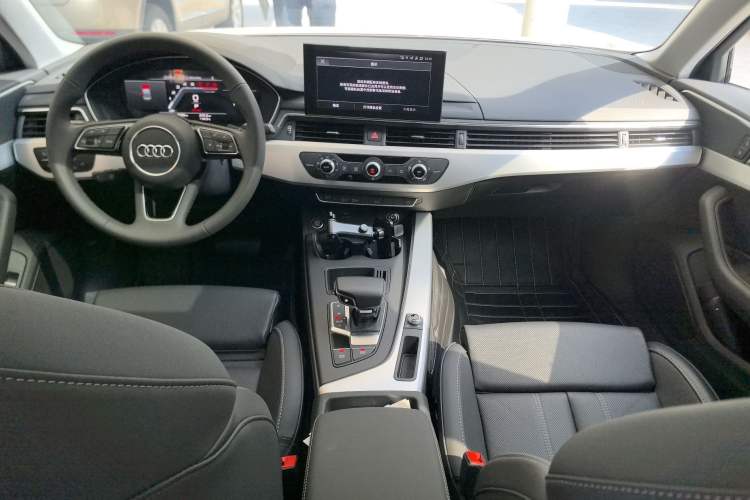 Used Audi A4L 2023 40 TFSI Fashion Dynamic Model Center Console