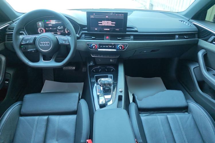 Used Audi A4L 2023 40 TFSI Luxury Dynamic Model Center Console
