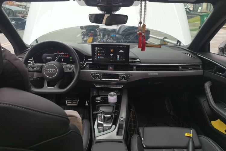 Used Audi A4L 2023 40 TFSI quattro Luxury Dynamic Edition Center Console