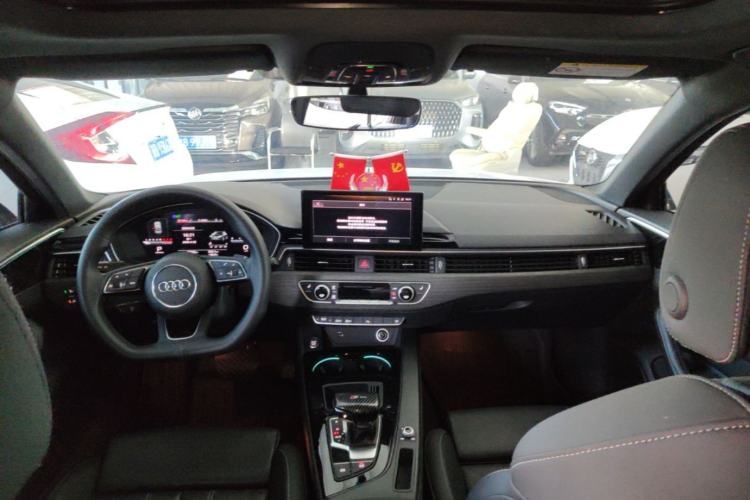 Used Audi A4L 2023 40 TFSI Luxury Dynamic Model Center Console