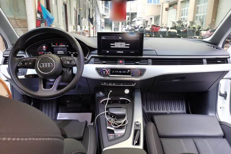 Used Audi A4L 2023 40 TFSI Fashion Dynamic Model Center Console