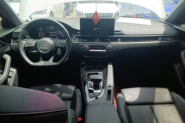Used Audi A4L 2023 40 TFSI Luxury Dynamic Model Center Console