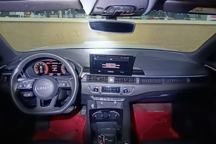 Used Audi A4L 2023 40 TFSI Luxury Dynamic Model Center Console