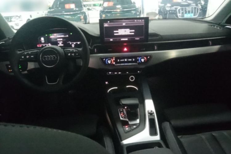 Used Audi A4L 2023 40 TFSI Fashion Dynamic Model Center Console