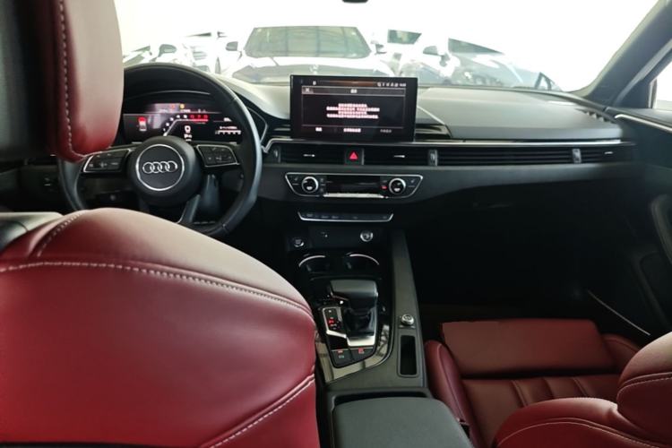 Used Audi A4L 2023 40 TFSI Luxury Dynamic Model Center Console