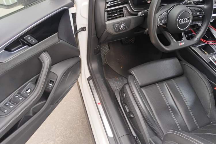 Used Audi A4L 2023 40 TFSI Luxury Dynamic Model Driver Seat