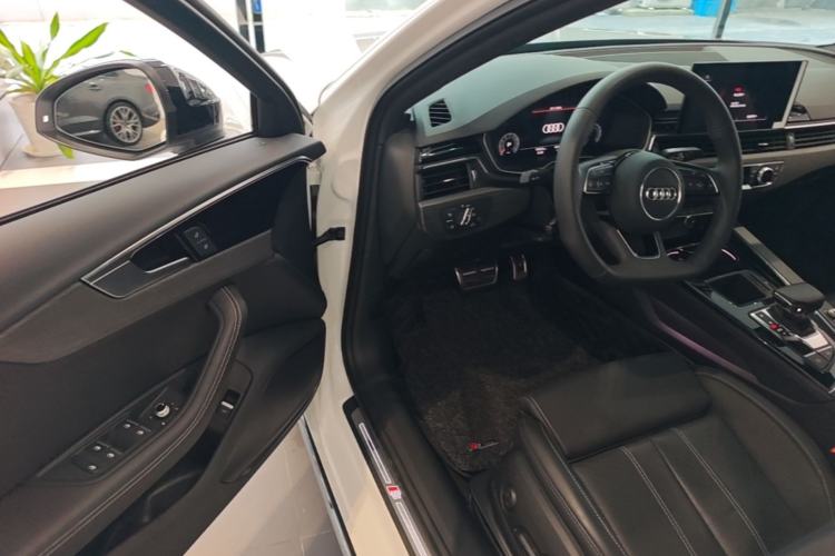 Used Audi A4L 2023 40 TFSI Luxury Dynamic Model Driver Seat