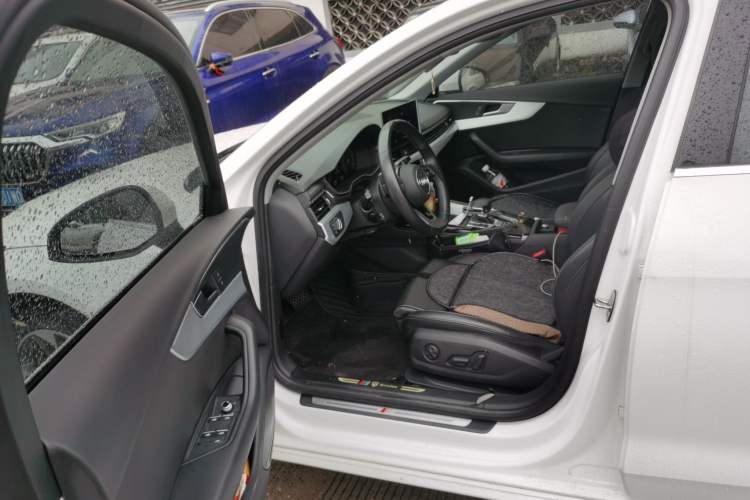 Used Audi A4L 2023 40 TFSI Fashion Dynamic Model Driver Seat