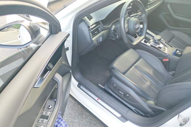 Used Audi A4L 2023 40 TFSI Luxury Dynamic Model Driver Seat
