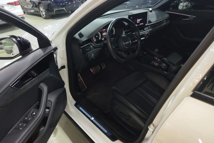 Used Audi A4L 2023 40 TFSI Luxury Dynamic Model Driver Seat