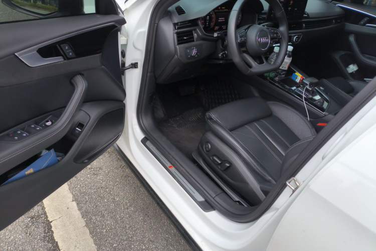 Used Audi A4L 2023 40 TFSI Luxury Dynamic Model Driver Seat