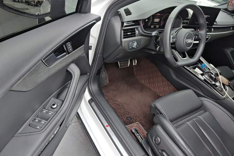 Used Audi A4L 2023 40 TFSI Luxury Dynamic Model Driver Seat