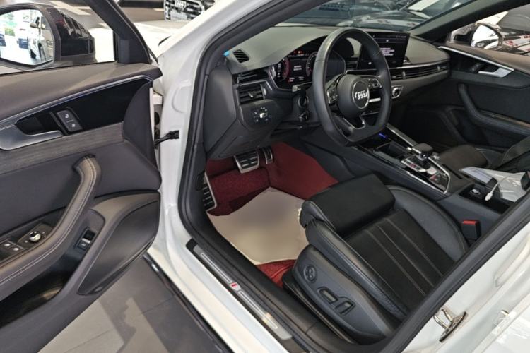 Used Audi A4L 2023 40 TFSI Luxury Dynamic Model Driver Seat