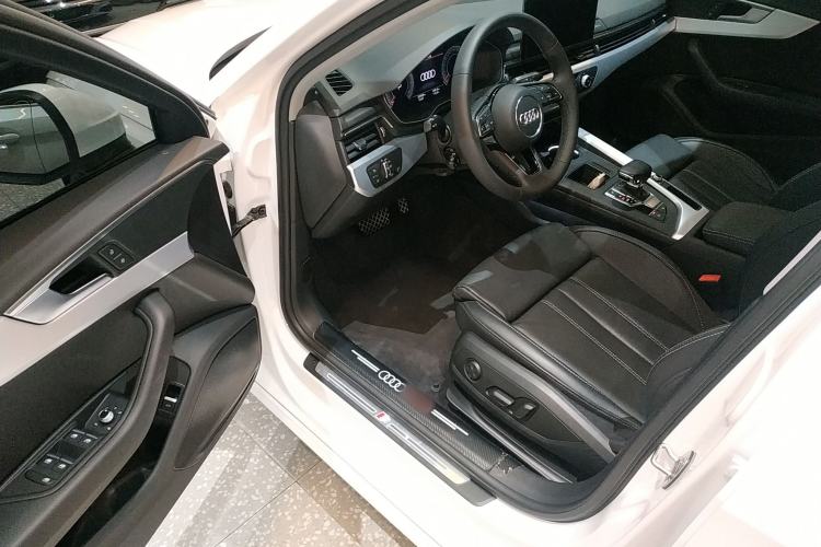 Used Audi A4L 2023 40 TFSI Fashion Dynamic Model Driver Seat