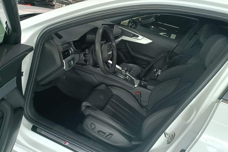 Used Audi A4L 2023 40 TFSI Fashion Dynamic Model Driver Seat