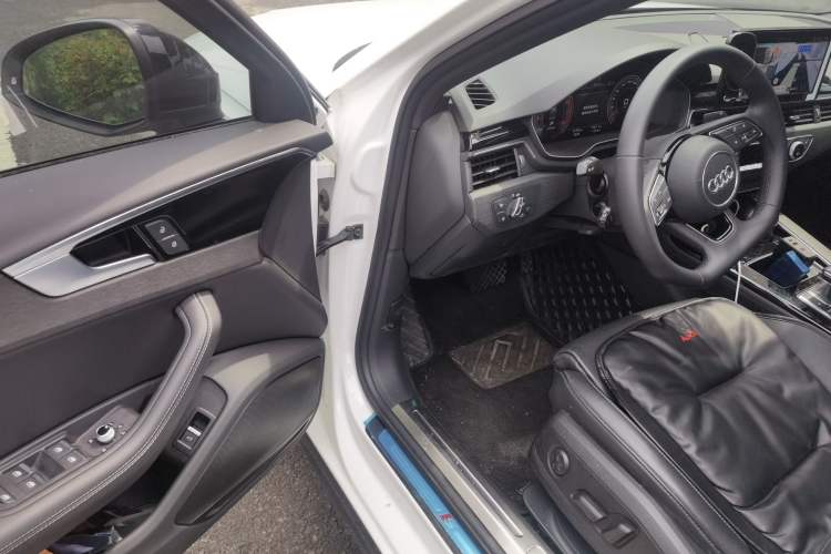 Used Audi A4L 2023 40 TFSI Luxury Dynamic Model Driver Seat