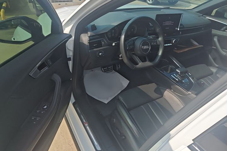 Used Audi A4L 2023 40 TFSI Luxury Dynamic Model Driver Seat