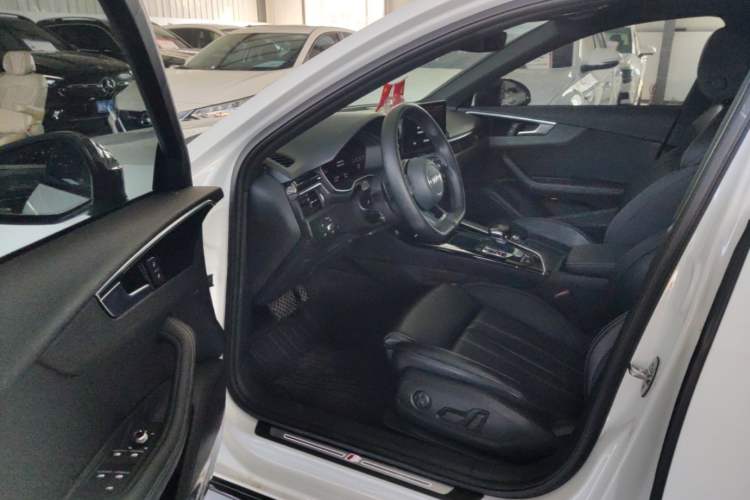 Used Audi A4L 2023 40 TFSI Luxury Dynamic Model Driver Seat