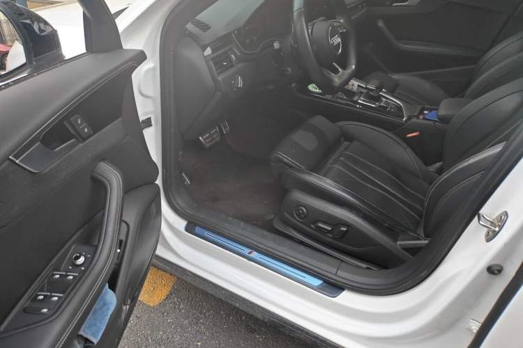 Used Audi A4L 2023 40 TFSI Luxury Dynamic Model Driver Seat