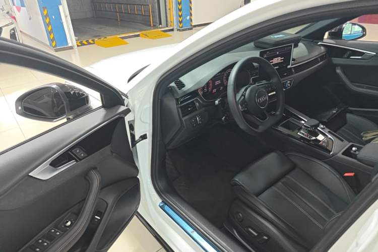Used Audi A4L 2023 40 TFSI Luxury Dynamic Model Driver Seat