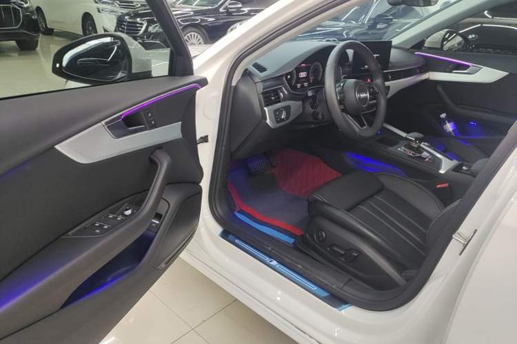 Used Audi A4L 2023 40 TFSI Fashion Dynamic Model Driver Seat