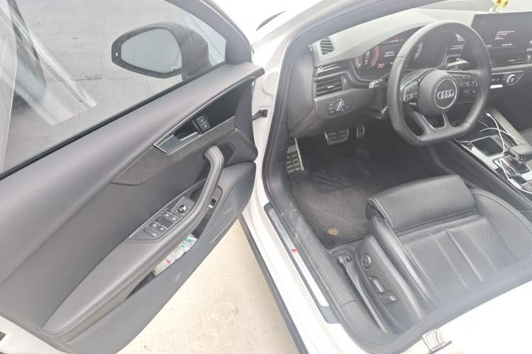 Used Audi A4L 2023 40 TFSI Bang & Olufsen Starry Night Edition Driver Seat