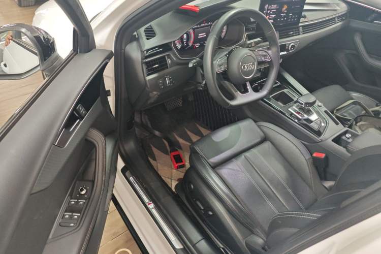 Used Audi A4L 2023 40 TFSI Luxury Dynamic Model Driver Seat