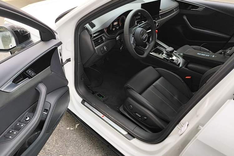 Used Audi A4L 2023 40 TFSI Luxury Dynamic Model Driver Seat