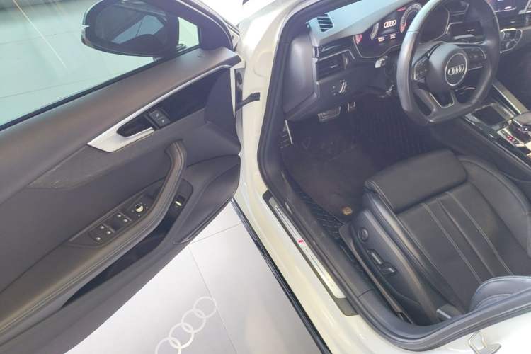 Used Audi A4L 2023 40 TFSI Luxury Dynamic Model Driver Seat