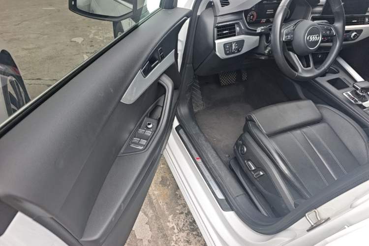 Used Audi A4L 2023 40 TFSI Fashion Dynamic Model Driver Seat