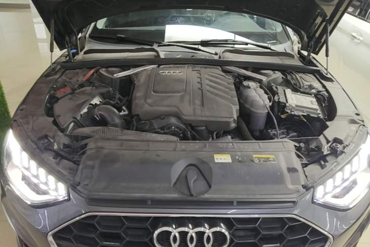 Used Audi A4L 2023 40 TFSI Fashion Dynamic Model Engine Bay
