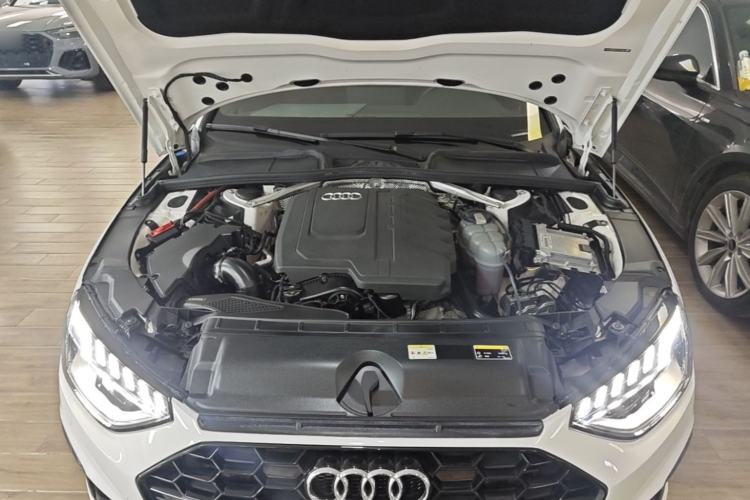 Used Audi A4L 2023 40 TFSI Luxury Dynamic Model Engine Bay
